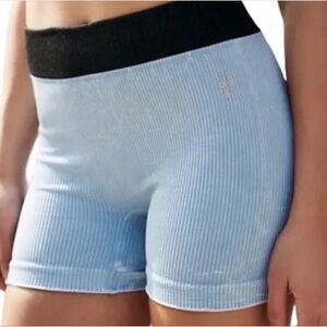 NWOT FP Movement Prajna Shorts Vintage Blue Skies Size M/L -NO LOGO